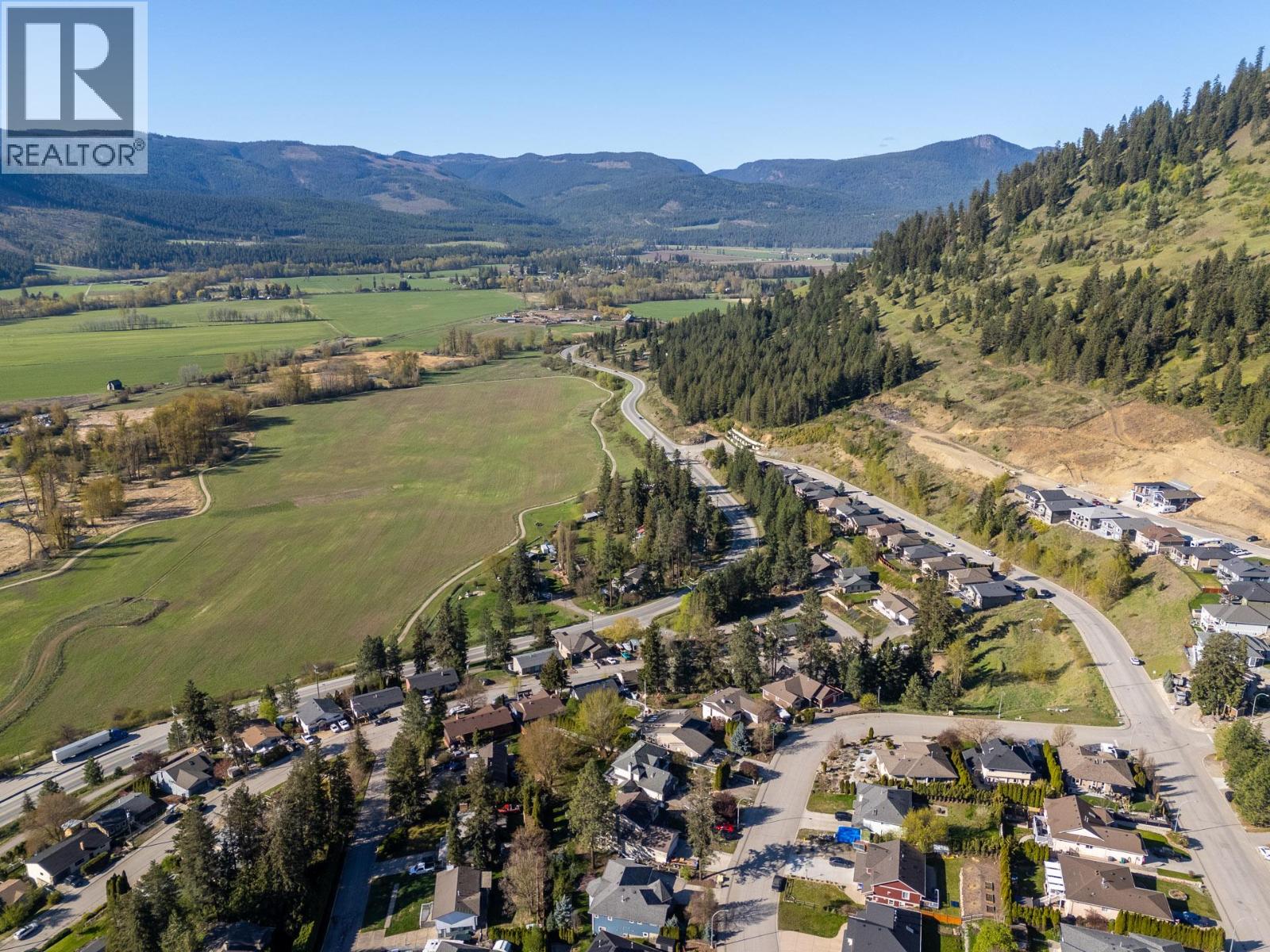 1827 Mountain View Avenue, Lumby, British Columbia  V0E 2G0 - Photo 19 - 10385220