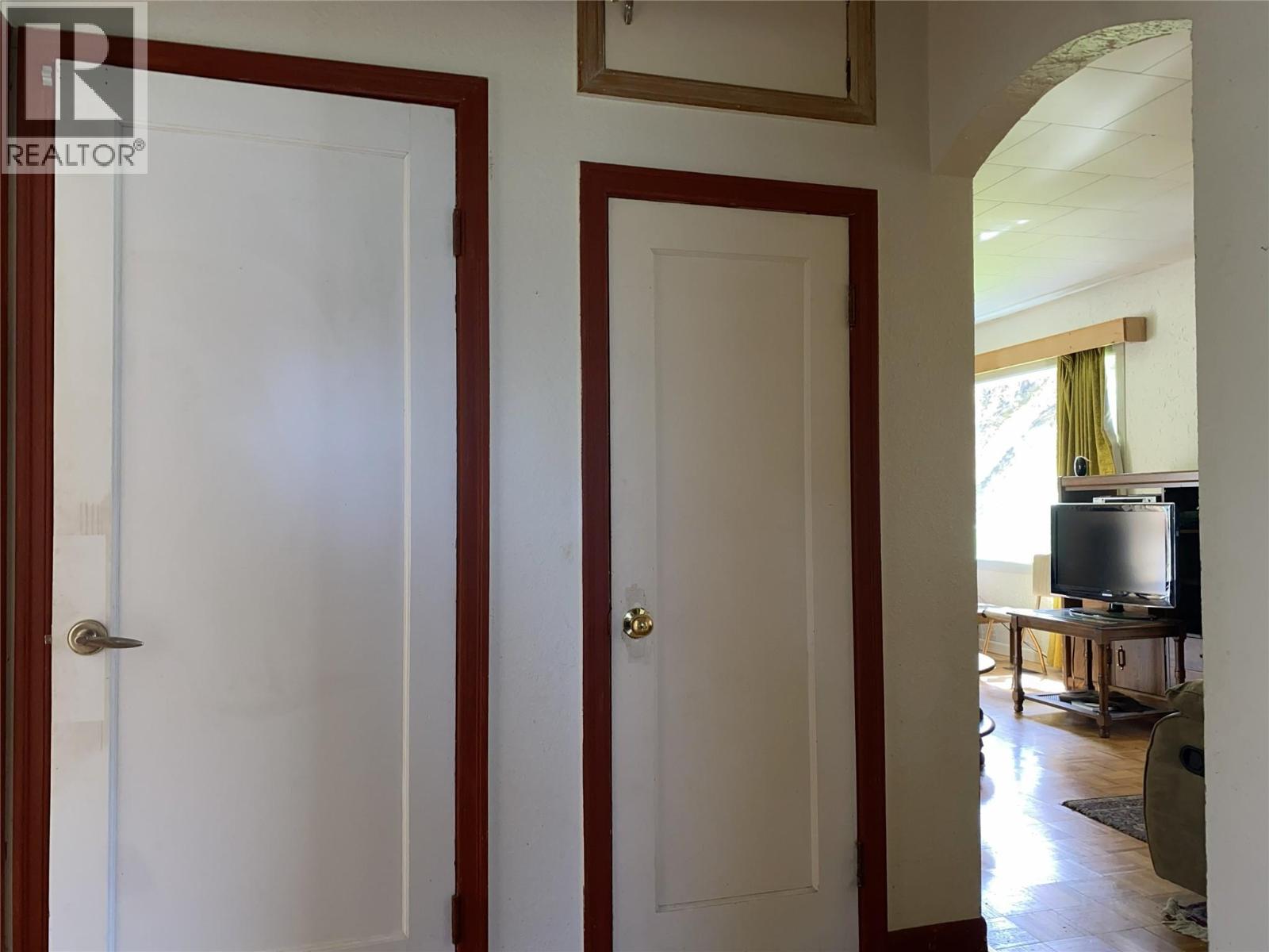 555 Carson Road, Grand Forks, British Columbia  V0H 1H4 - Photo 17 - 10385977
