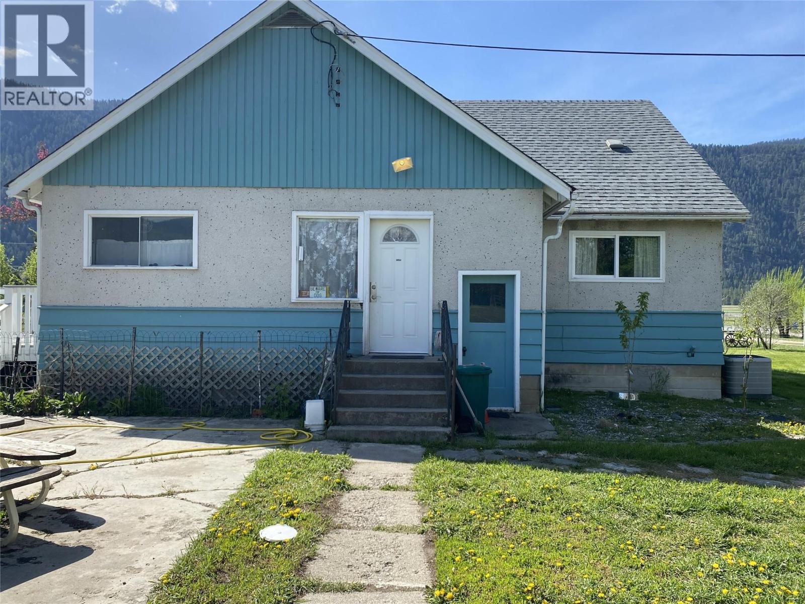 555 Carson Road, Grand Forks, British Columbia  V0H 1H4 - Photo 3 - 10385977