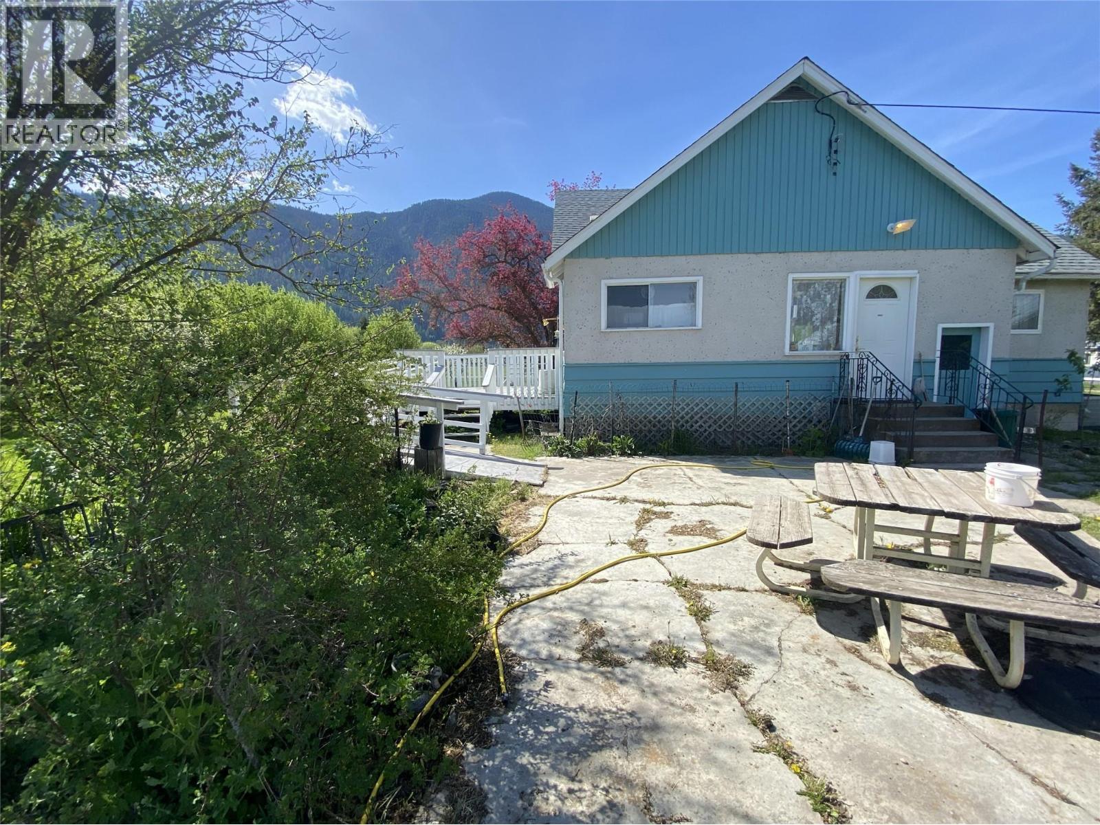 555 Carson Road, Grand Forks, British Columbia  V0H 1H4 - Photo 4 - 10385977