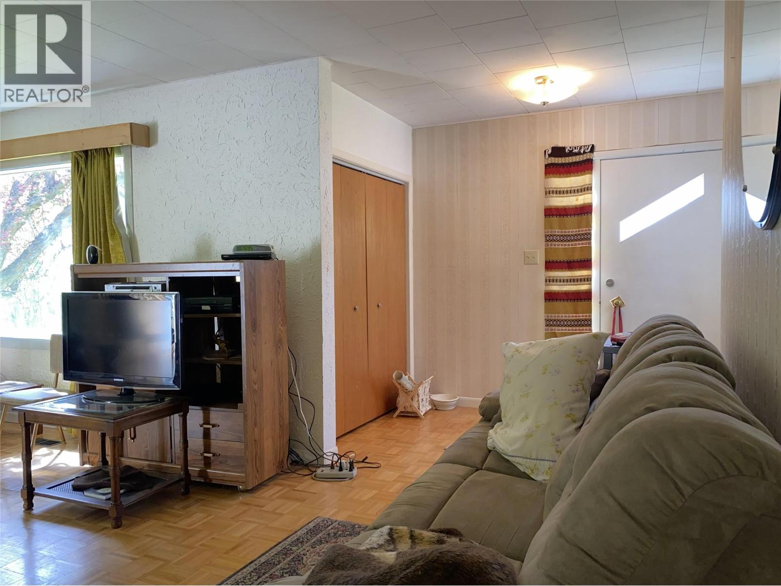555 Carson Road, Grand Forks, British Columbia  V0H 1H4 - Photo 7 - 10385977