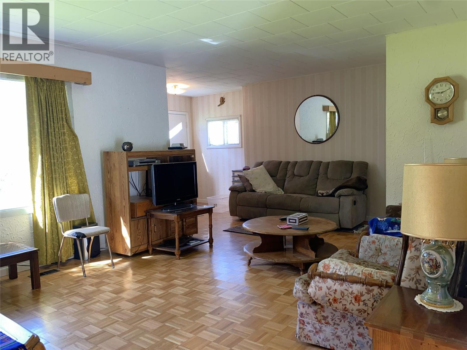 555 Carson Road, Grand Forks, British Columbia  V0H 1H4 - Photo 8 - 10385977