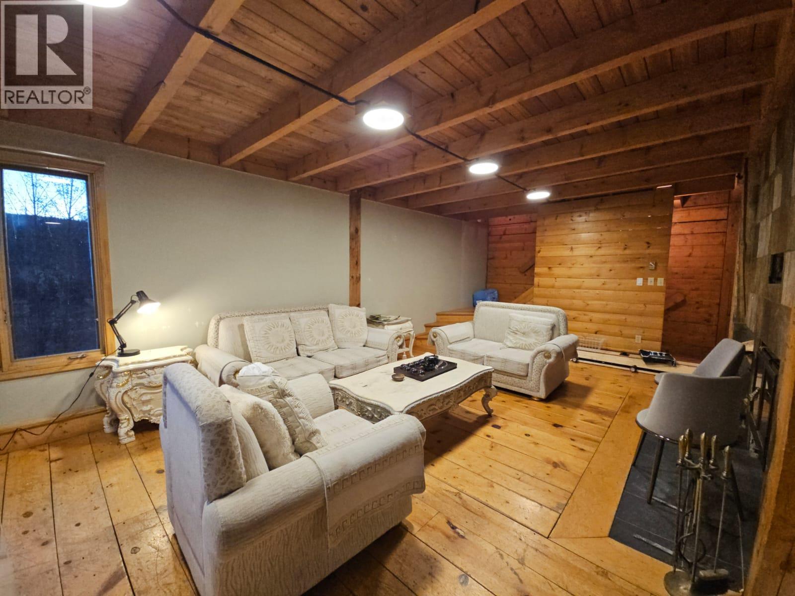 2601 Calliou Road, Chetwynd, British Columbia  V0C 1J0 - Photo 4 - 10386100
