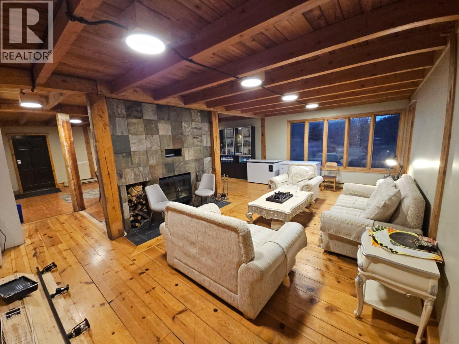 2601 Calliou Road, Chetwynd, British Columbia  V0C 1J0 - Photo 6 - 10386100
