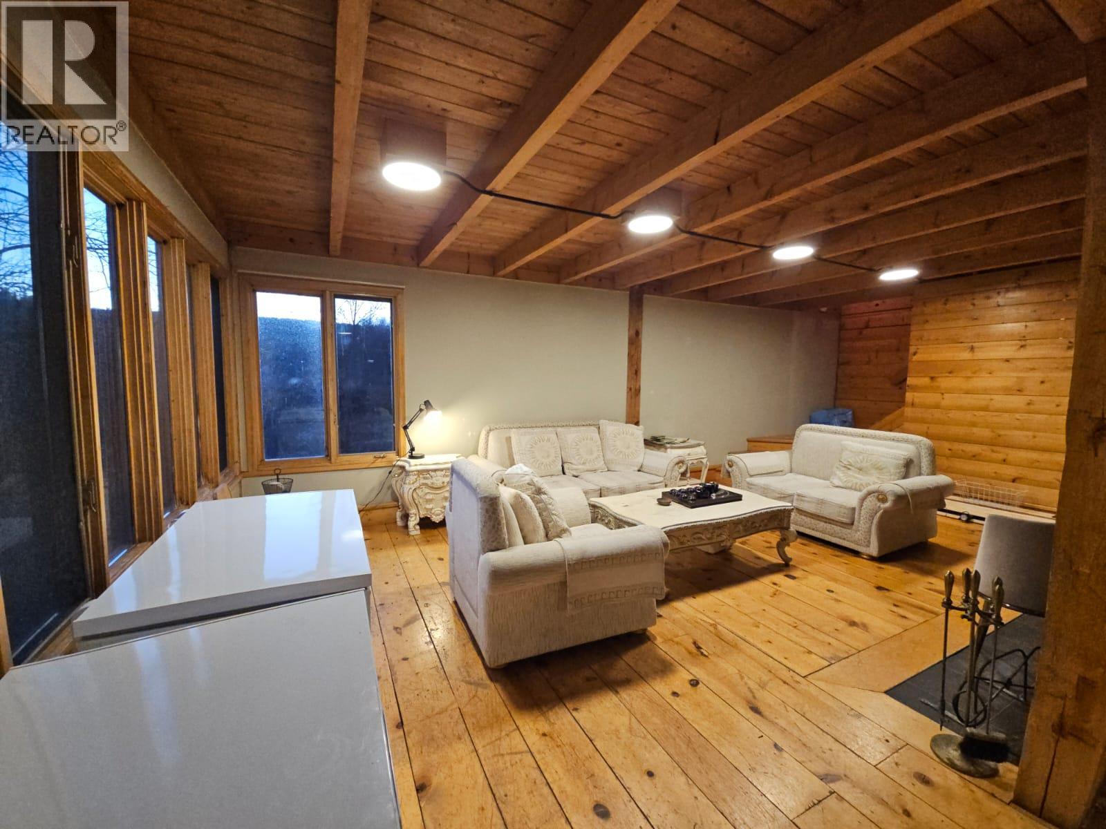 2601 Calliou Road, Chetwynd, British Columbia  V0C 1J0 - Photo 7 - 10386100