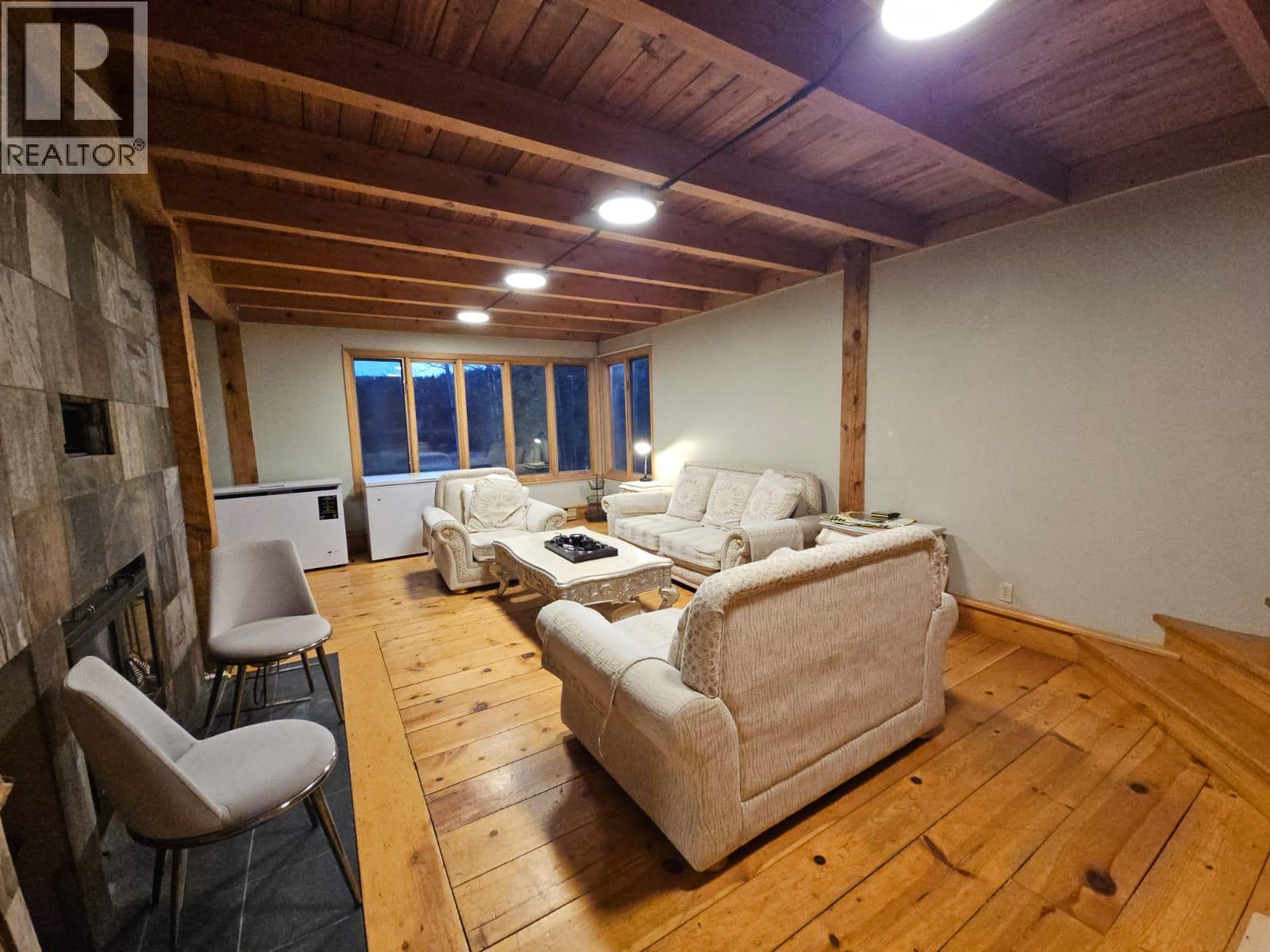 2601 Calliou Road, Chetwynd, British Columbia  V0C 1J0 - Photo 8 - 10386100