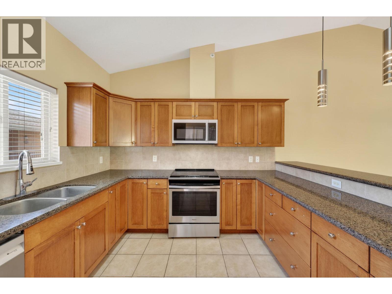 3996 Beach Avenue Unit# 337, Peachland, British Columbia  V0H 1X5 - Photo 11 - 10381007