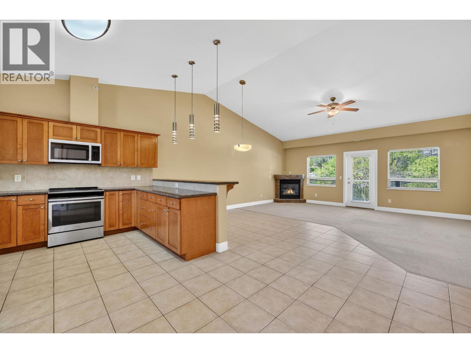 3996 Beach Avenue Unit# 337, Peachland, British Columbia  V0H 1X5 - Photo 2 - 10381007