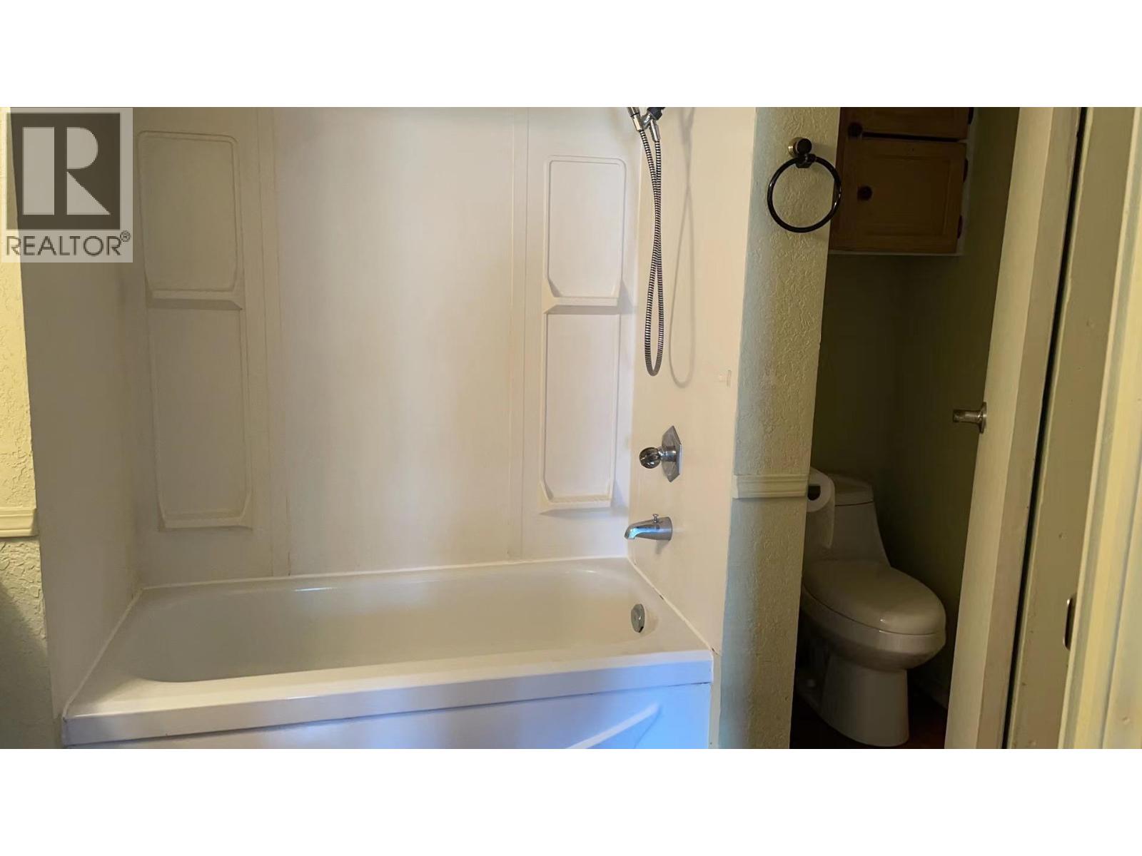 3805 22 Avenue, Vernon, British Columbia  V1T 1H7 - Photo 8 - 10385890