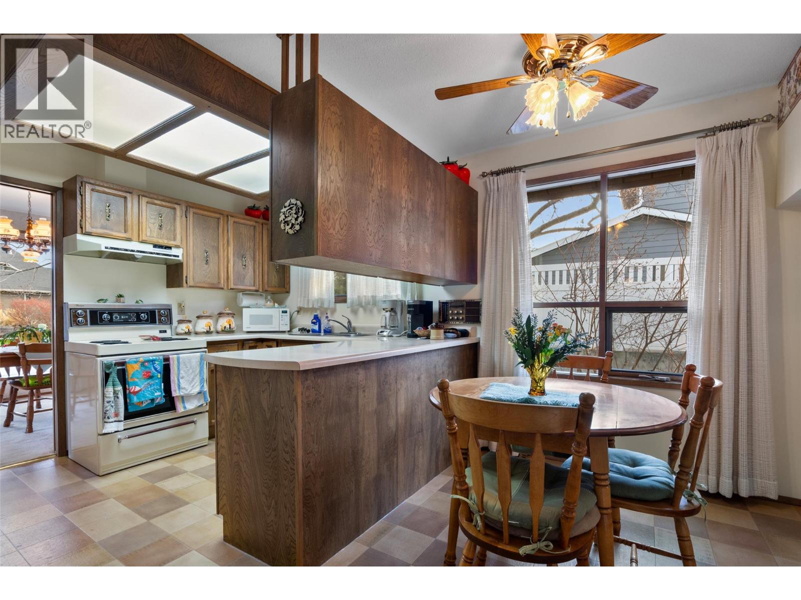1879 Sedgewick Drive, Kamloops, British Columbia  V2E 2A6 - Photo 15 - 10385829
