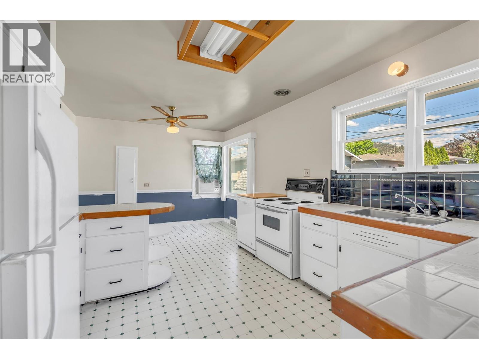 1412 Manitoba Street, Penticton, British Columbia  V2A 5A2 - Photo 8 - 10384314
