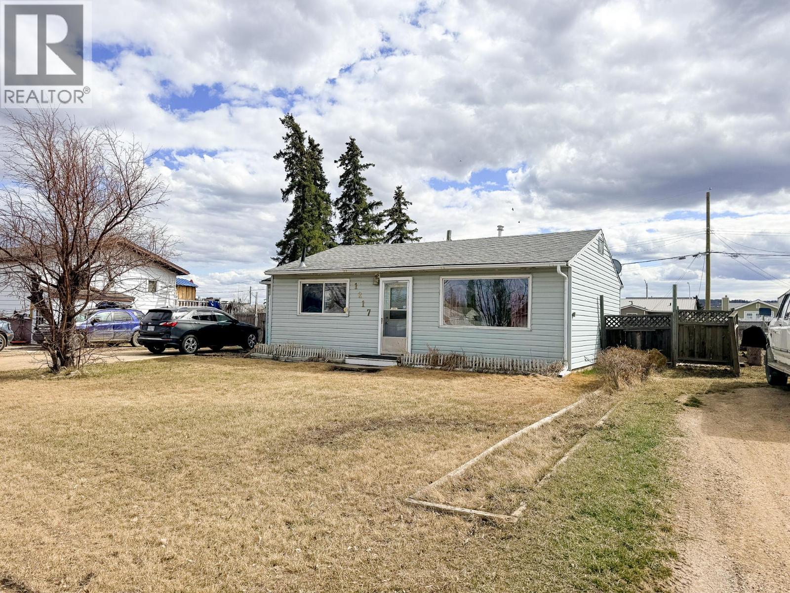 1217 115 Avenue, dawson creek, British Columbia