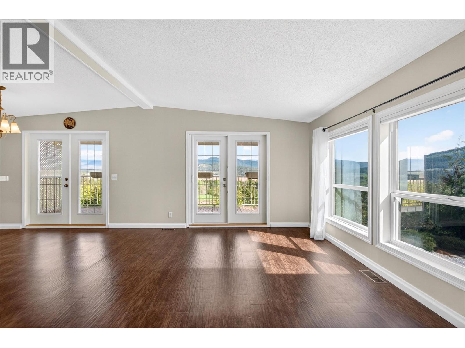 1885 Tappen Notch Hill Road Unit# 23, Tappen, British Columbia  V0E 2X0 - Photo 14 - 10385334