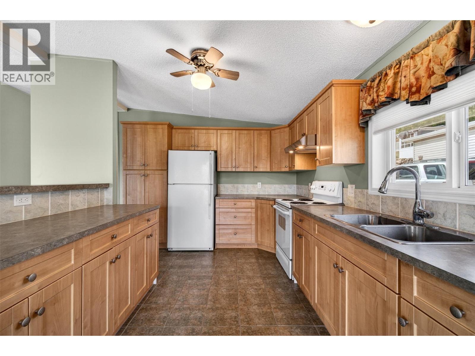 1885 Tappen Notch Hill Road Unit# 23, Tappen, British Columbia  V0E 2X0 - Photo 21 - 10385334