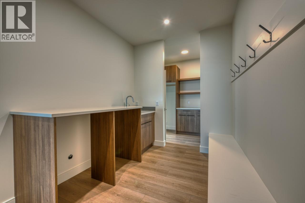 1070 Emslie Street, Kelowna, British Columbia  V1W 0C3 - Photo 16 - 10386117