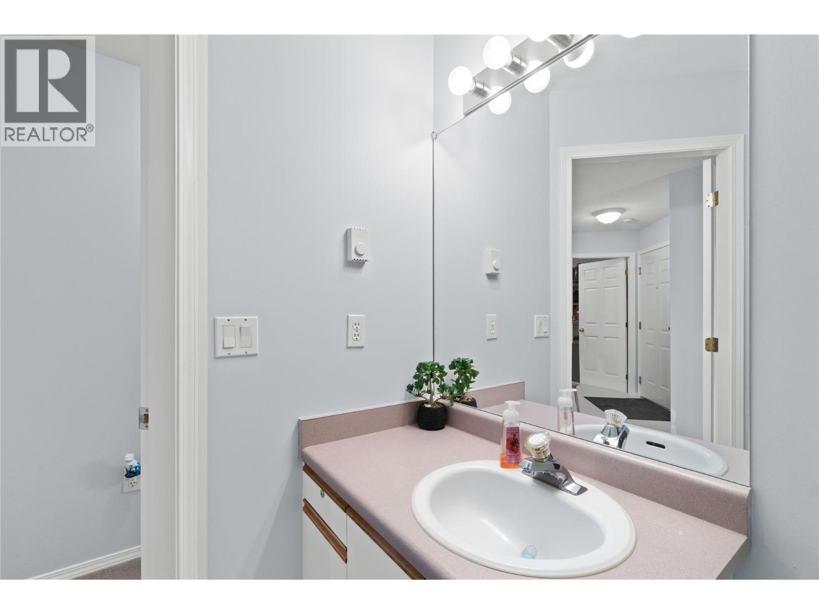 160 5th Avenue Sw Unit# 301, Salmon Arm, British Columbia  V1E 1R4 - Photo 35 - 10385488
