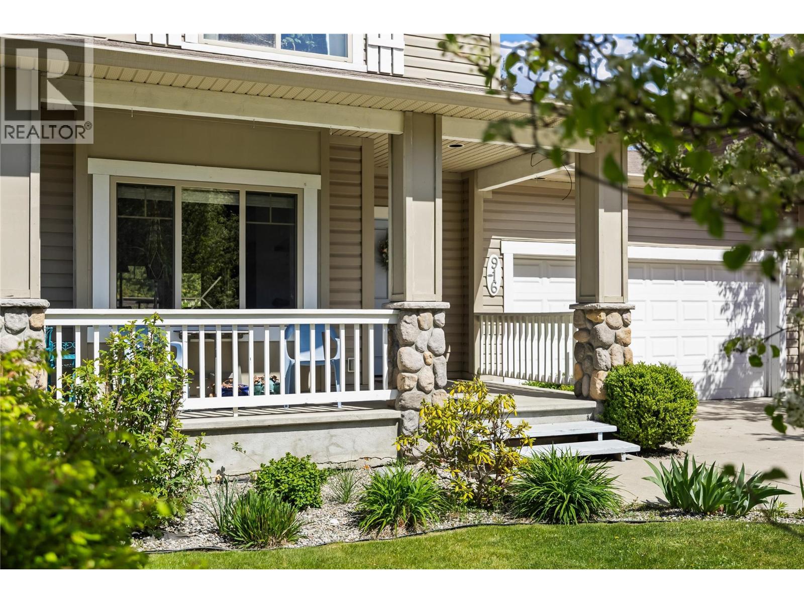 916 Paret Crescent, Kelowna, British Columbia  V1W 4X8 - Photo 3 - 10384665