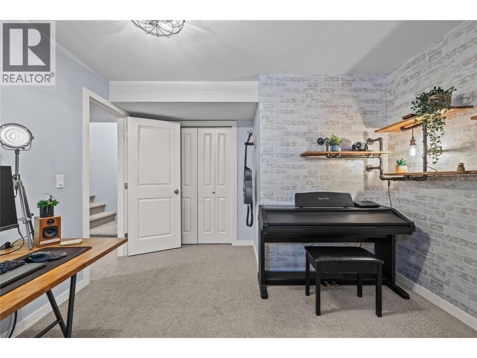916 Paret Crescent, Kelowna, British Columbia  V1W 4X8 - Photo 58 - 10384665