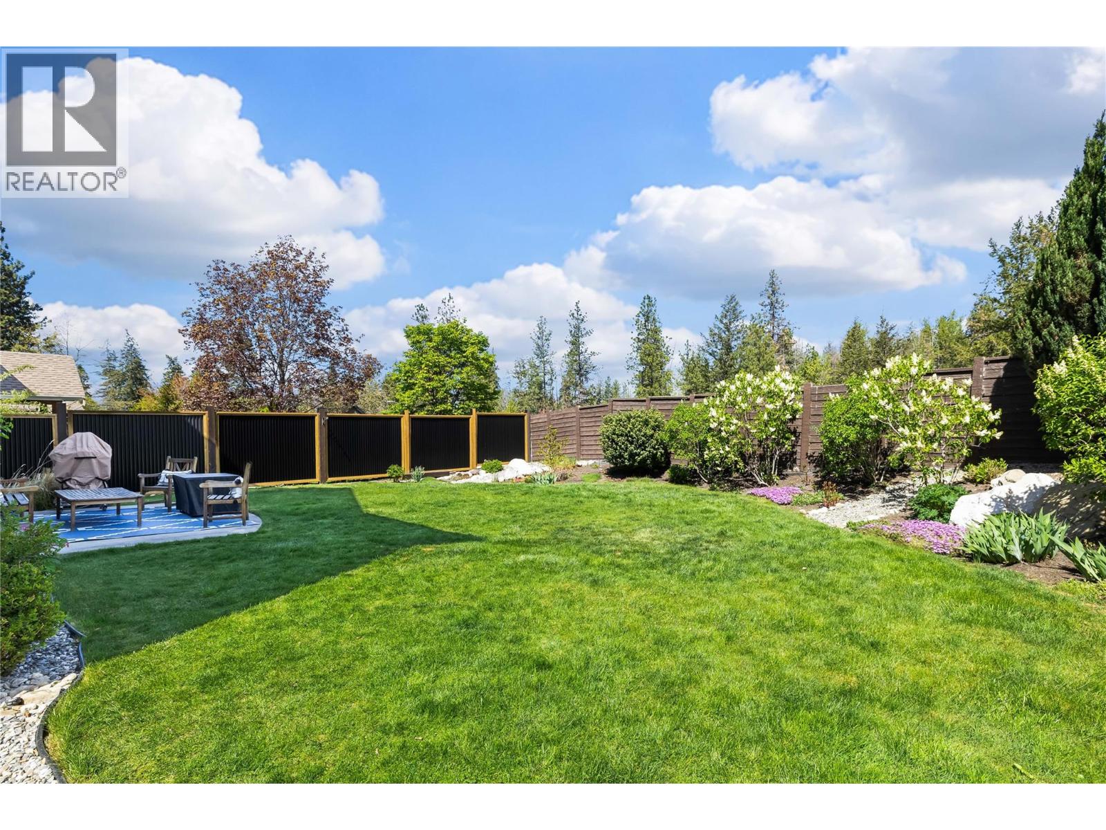 916 Paret Crescent, Kelowna, British Columbia  V1W 4X8 - Photo 7 - 10384665