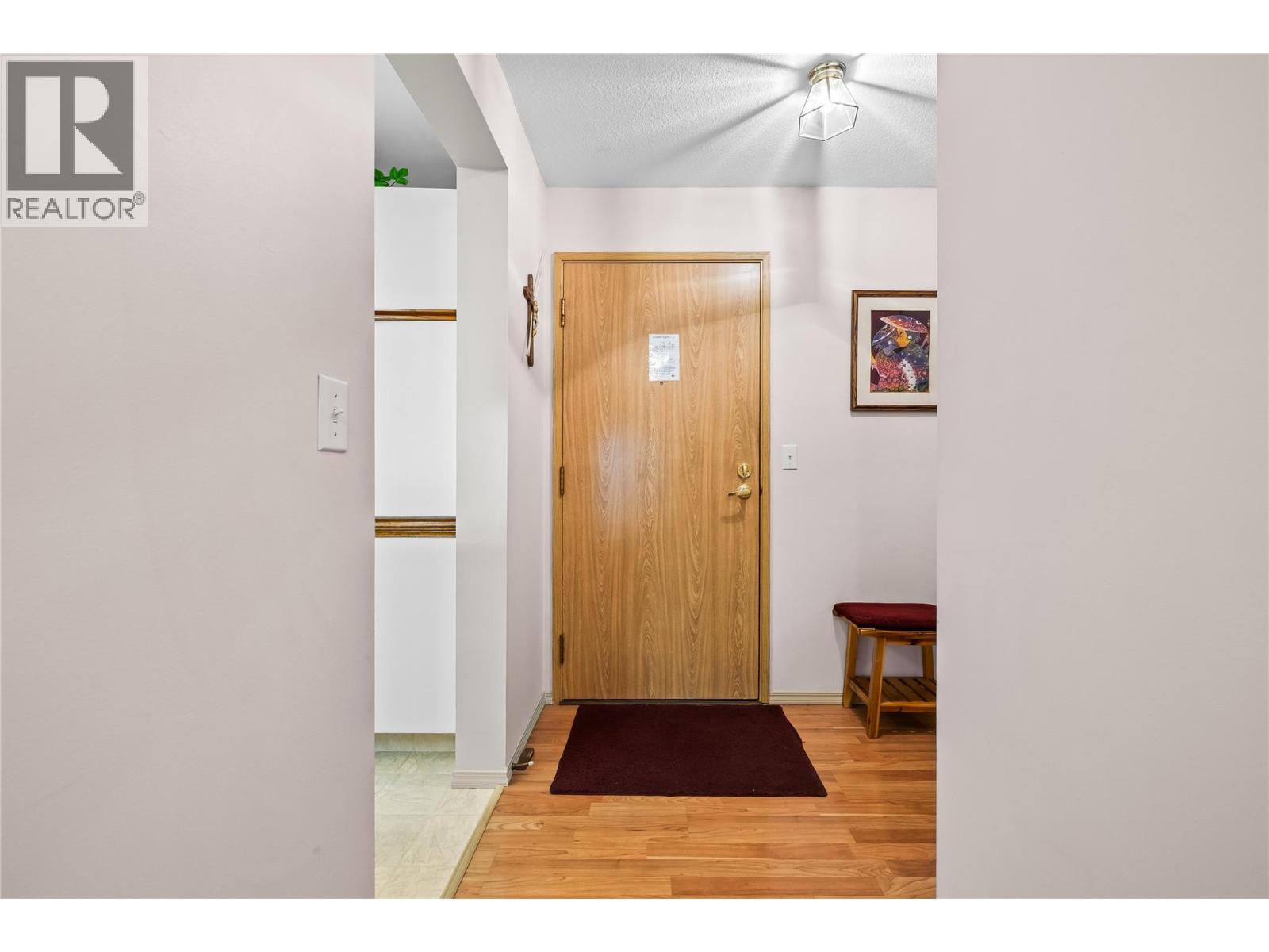 1045 Sutherland Avenue Unit# 37, Kelowna, British Columbia  V1Y 5Y1 - Photo 4 - 10385880