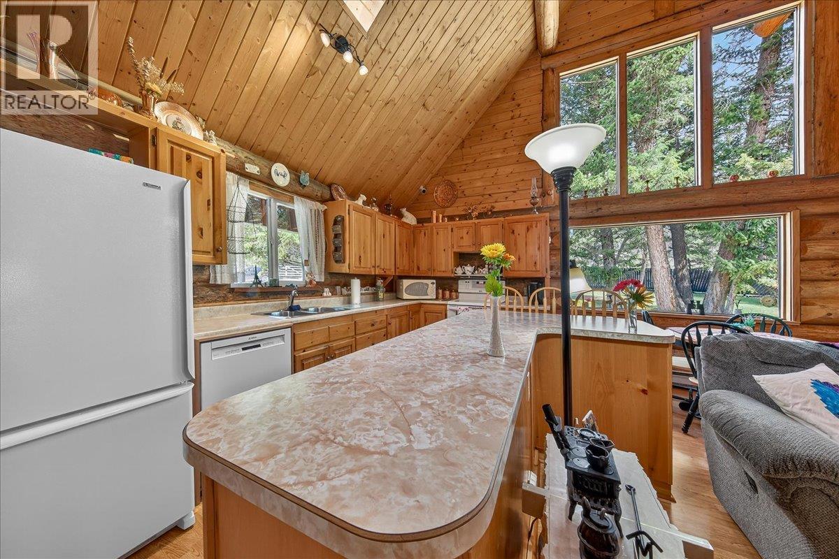 4898 Sable Road, Fairmont Hot Springs, British Columbia  V0B 1L1 - Photo 10 - 10385960