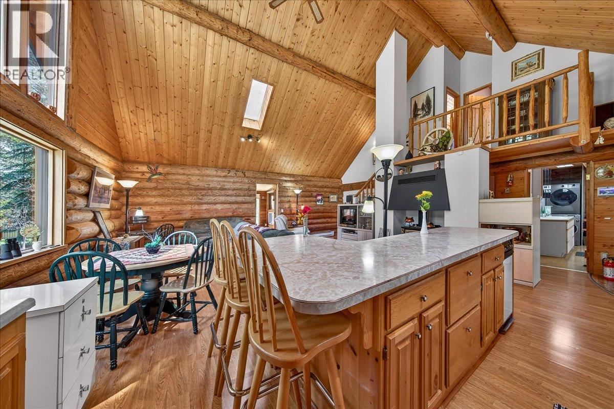 4898 Sable Road, Fairmont Hot Springs, British Columbia  V0B 1L1 - Photo 12 - 10385960