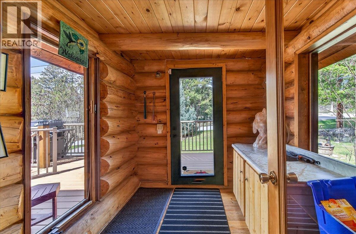 4898 Sable Road, Fairmont Hot Springs, British Columbia  V0B 1L1 - Photo 3 - 10385960