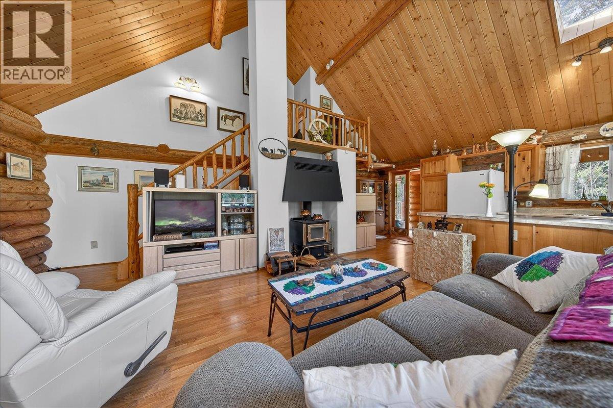 4898 Sable Road, Fairmont Hot Springs, British Columbia  V0B 1L1 - Photo 4 - 10385960