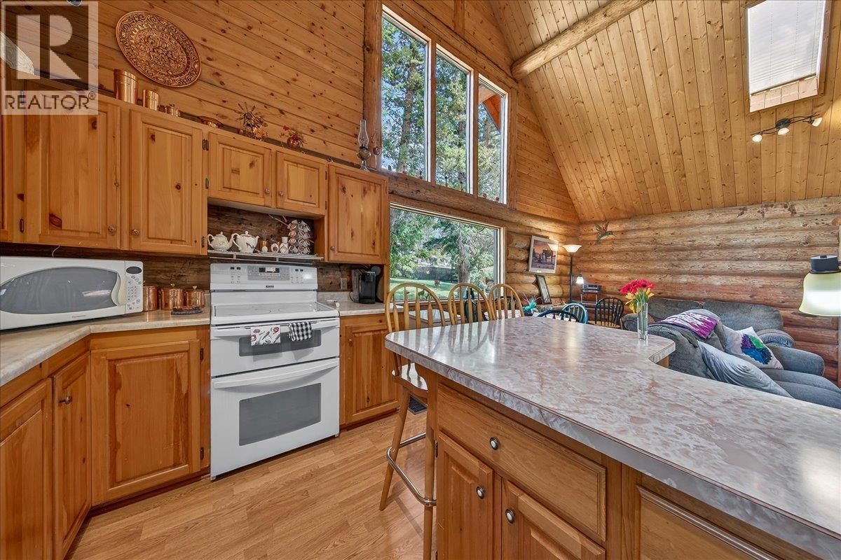 4898 Sable Road, Fairmont Hot Springs, British Columbia  V0B 1L1 - Photo 7 - 10385960