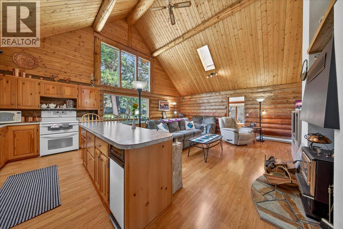 4898 Sable Road, Fairmont Hot Springs, British Columbia  V0B 1L1 - Photo 8 - 10385960