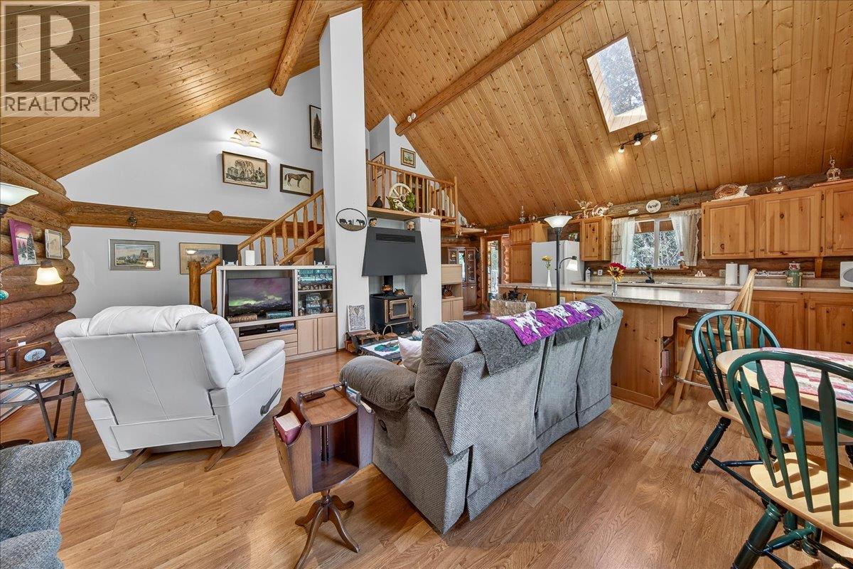 4898 Sable Road, Fairmont Hot Springs, British Columbia  V0B 1L1 - Photo 9 - 10385960
