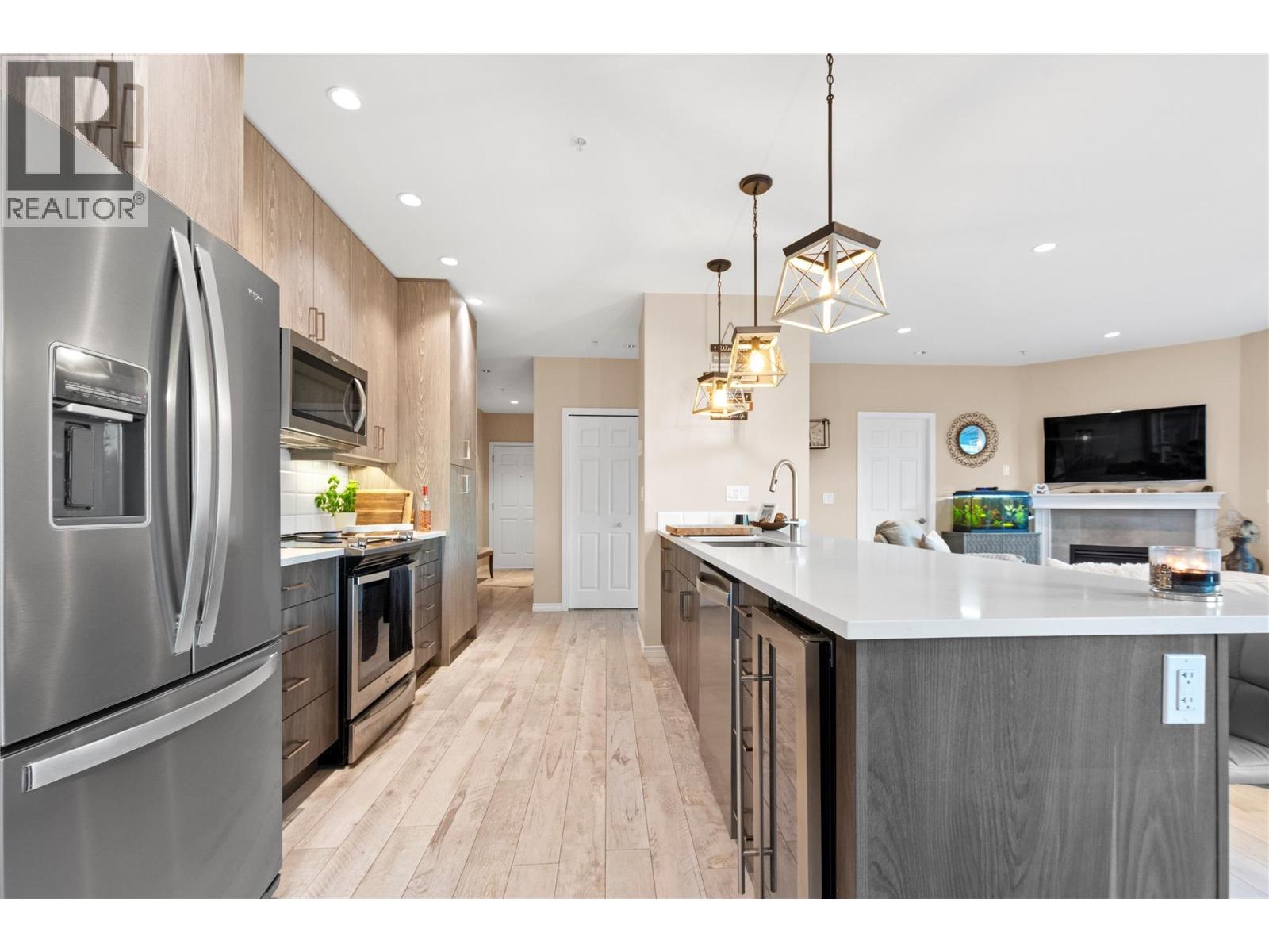 3388 Skaha Lake Road Unit# 1002, Penticton, British Columbia  V2A 6G4 - Photo 6 - 10385984