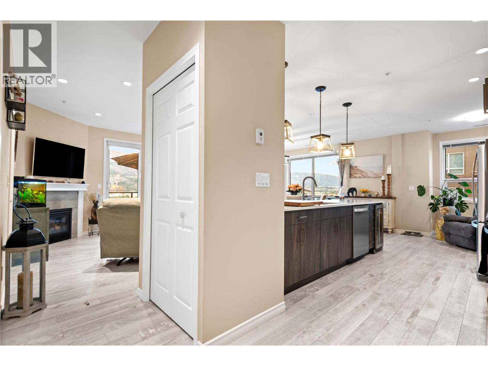 3388 Skaha Lake Road Unit# 1002, Penticton, British Columbia  V2A 6G4 - Photo 9 - 10385984