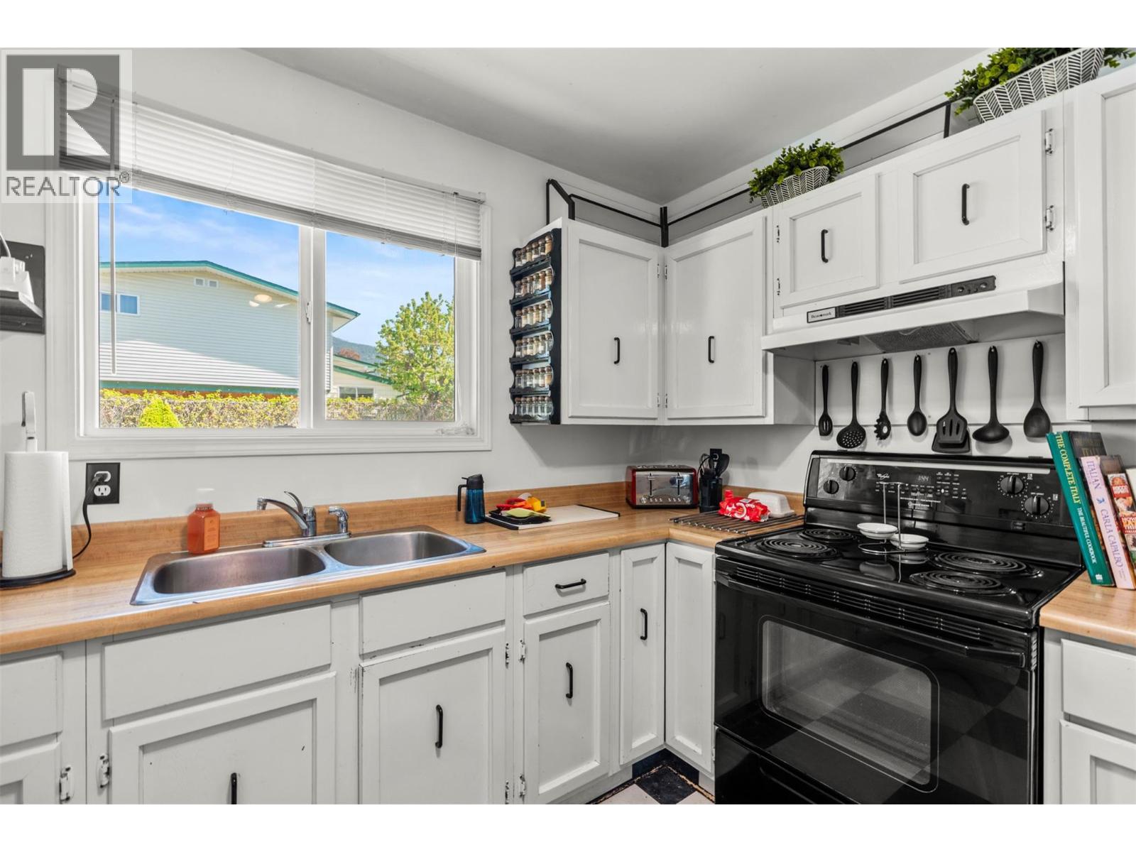 3919 14 Street, Vernon, British Columbia  V1T 7N3 - Photo 10 - 10385385