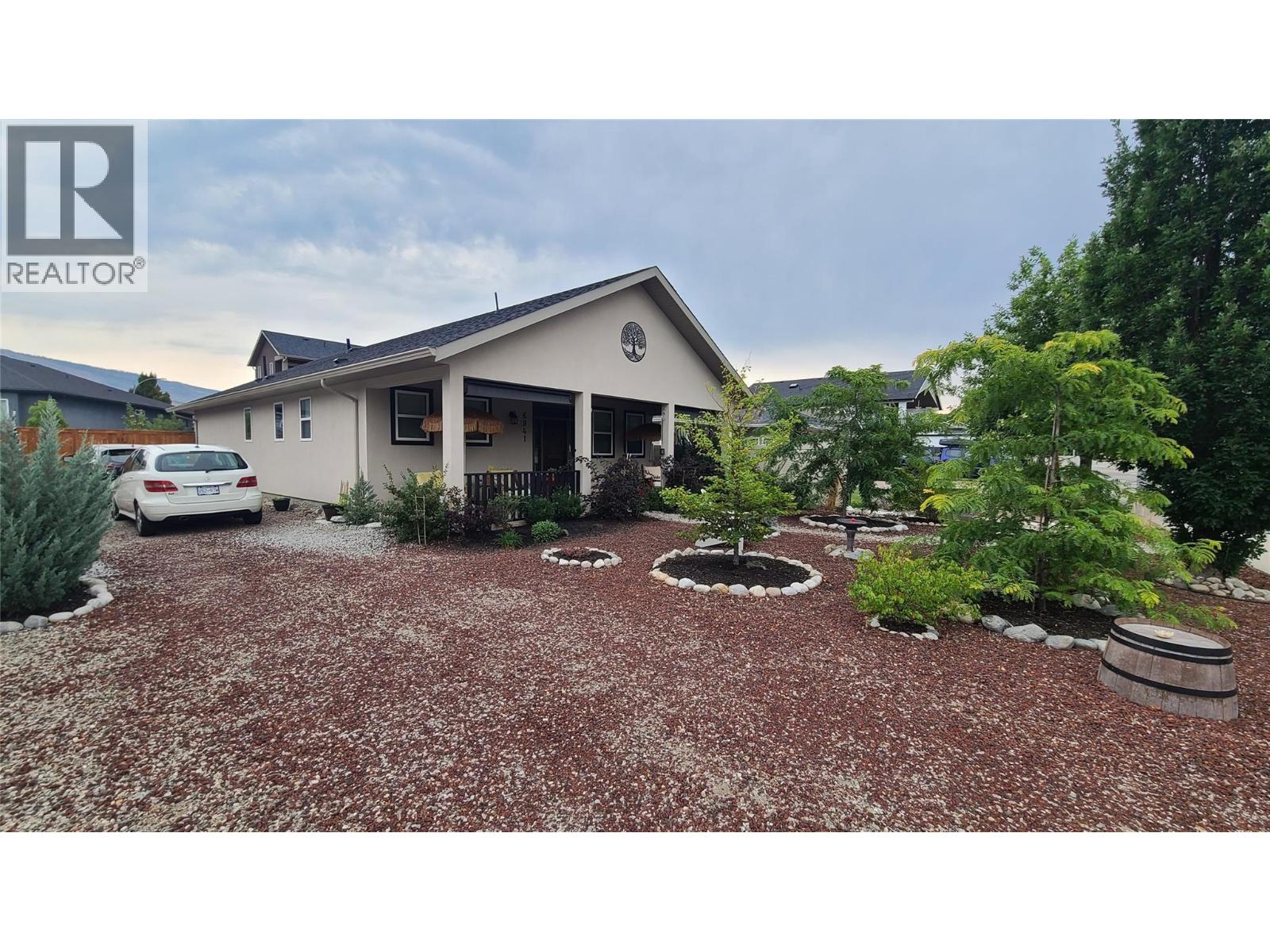 6941 MEADOWS DR Drive, oliver, British Columbia