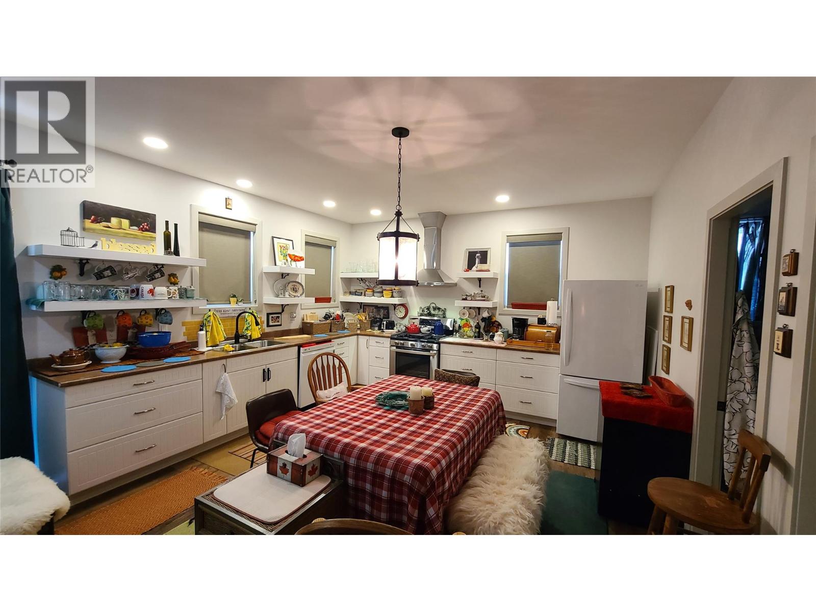 6941 Meadows Dr Drive, Oliver, British Columbia  V0H 1T4 - Photo 4 - 10385905