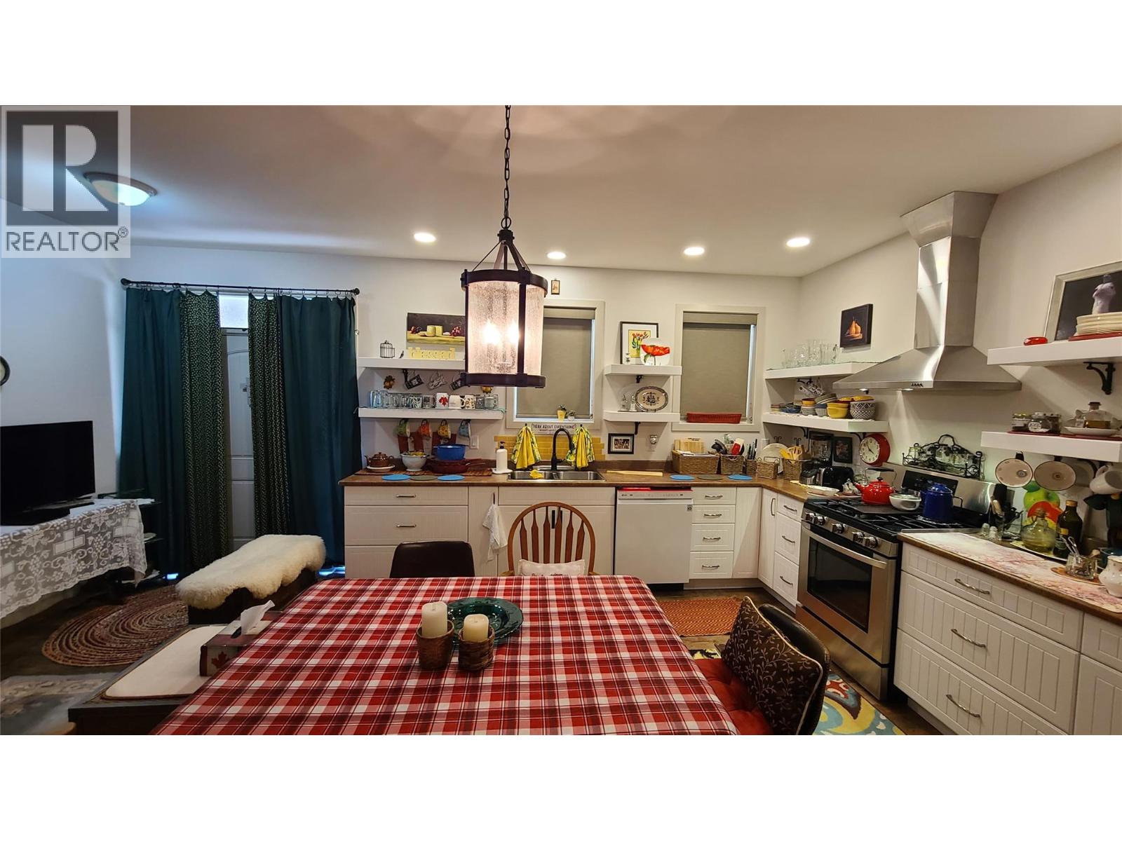 6941 Meadows Dr Drive, Oliver, British Columbia  V0H 1T4 - Photo 5 - 10385905