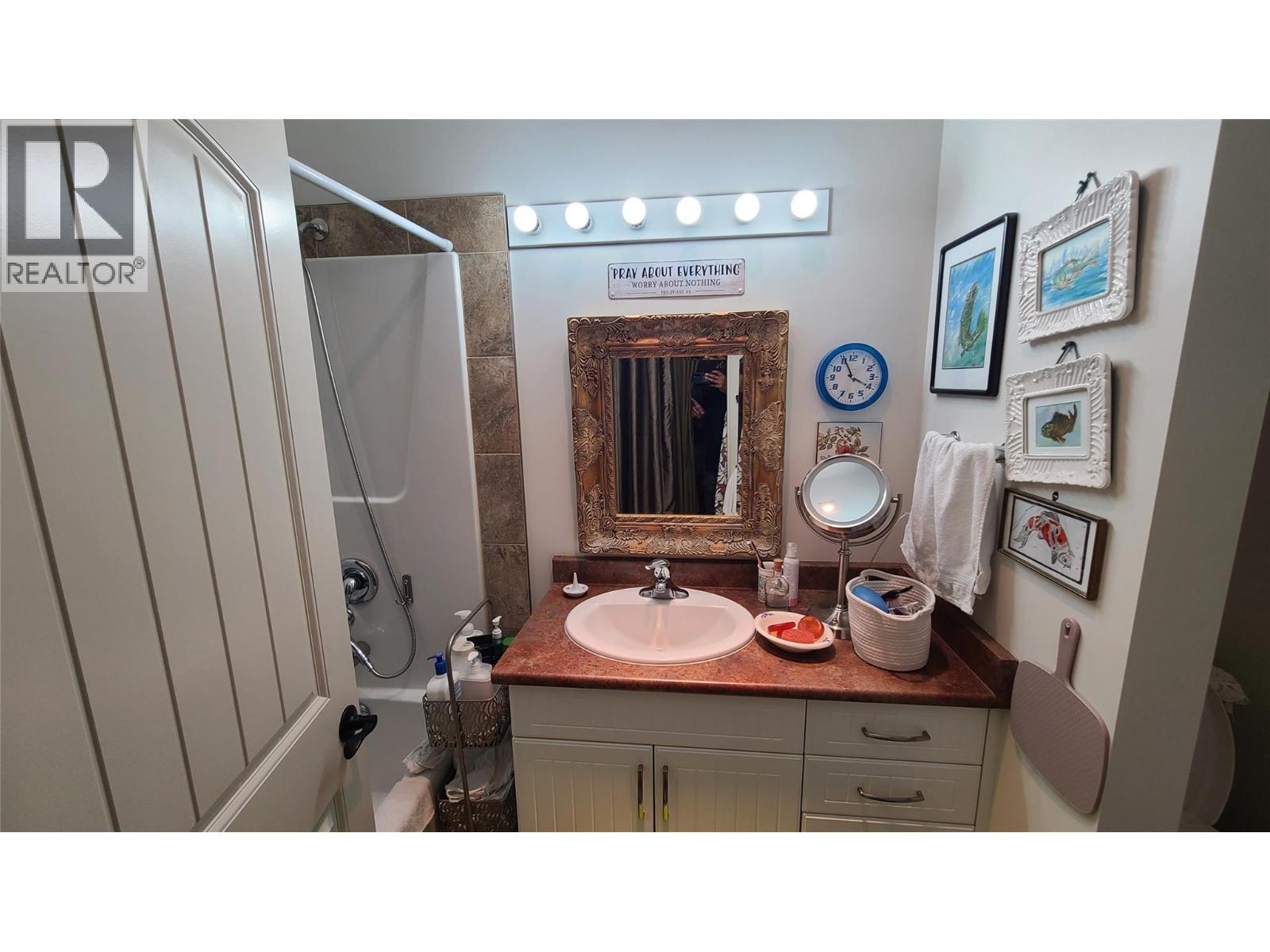 6941 Meadows Dr Drive, Oliver, British Columbia  V0H 1T4 - Photo 8 - 10385905