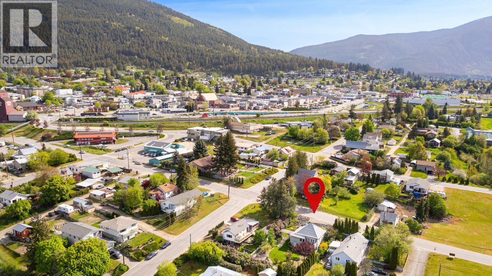 225 8th Avenue S, Creston, British Columbia  V0B 1G3 - Photo 37 - 10386066
