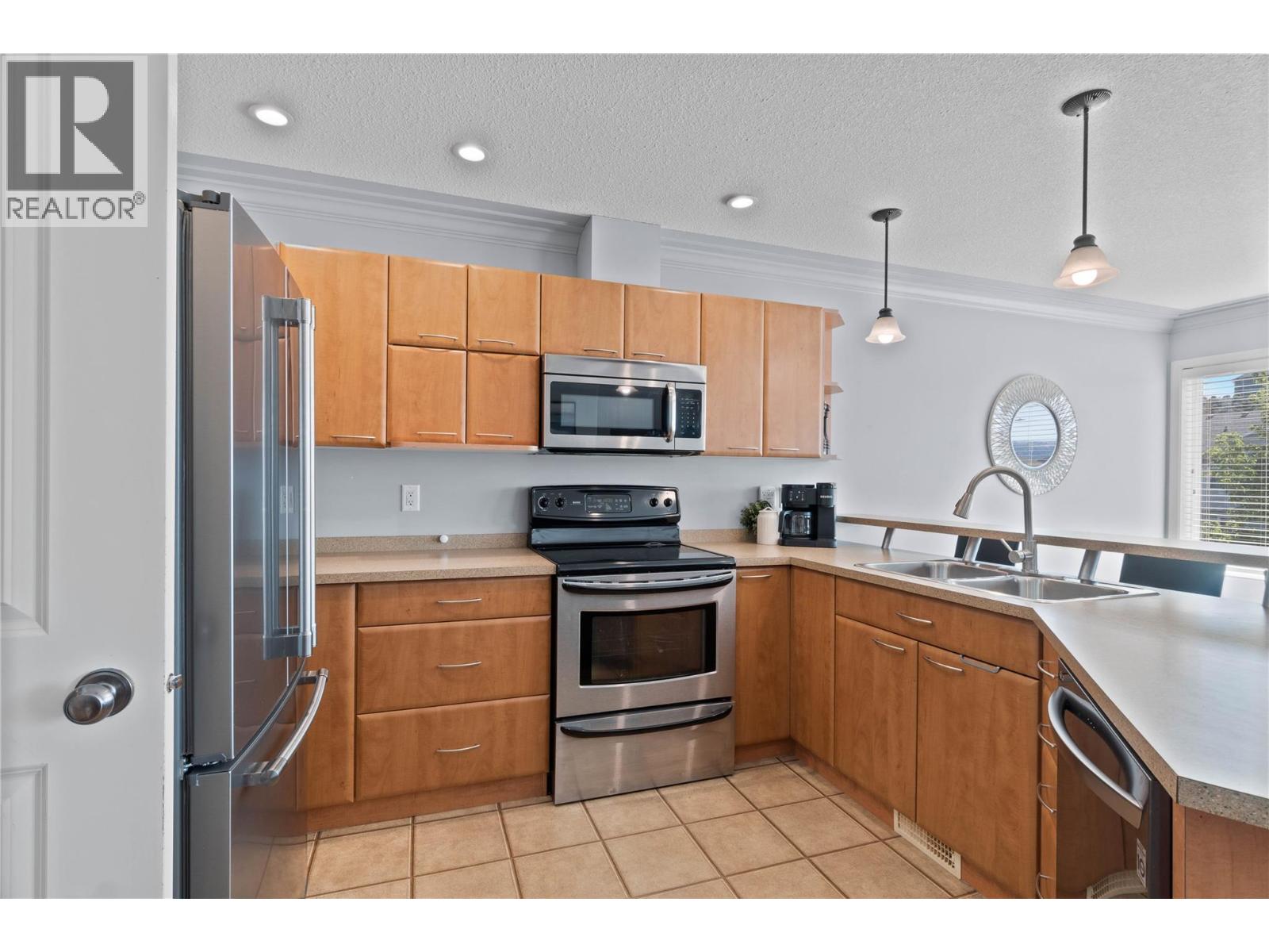 1945 Grasslands Boulevard Unit# 4, Kamloops, British Columbia  V2B 1V1 - Photo 5 - 10386153