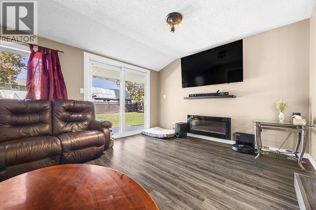 2340 Wilson Avenue, Armstrong, British Columbia  V4Y 0B1 - Photo 12 - 10386101