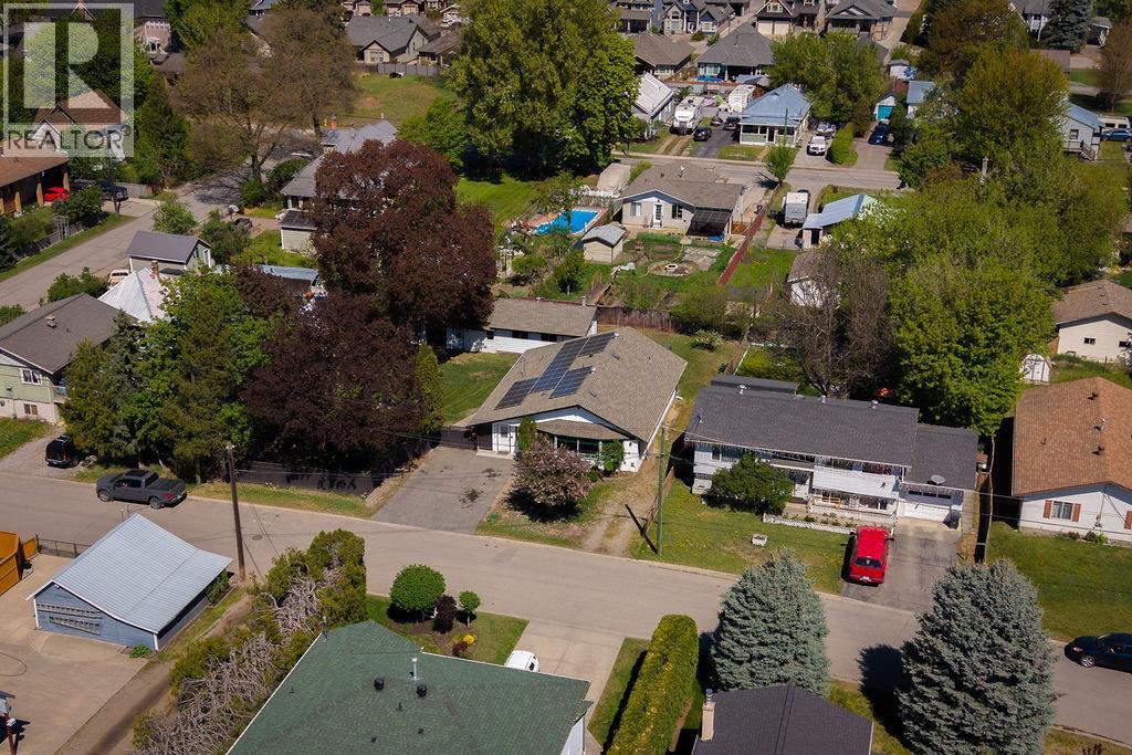 2340 Wilson Avenue, Armstrong, British Columbia  V4Y 0B1 - Photo 2 - 10386101