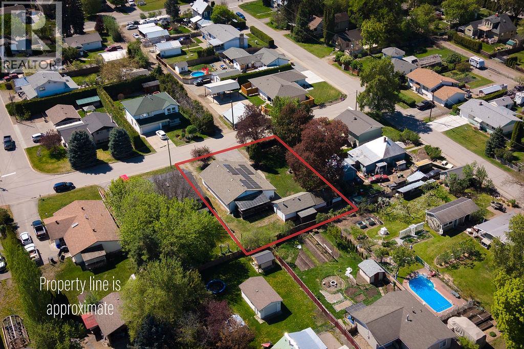 2340 Wilson Avenue, Armstrong, British Columbia  V4Y 0B1 - Photo 3 - 10386101