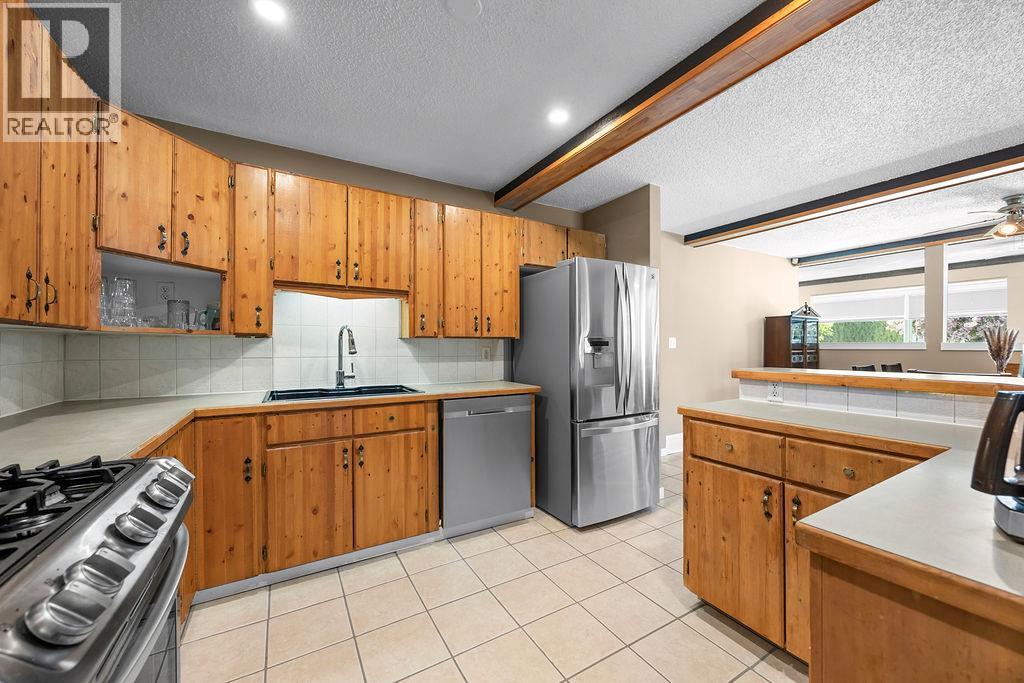 2340 Wilson Avenue, Armstrong, British Columbia  V4Y 0B1 - Photo 9 - 10386101