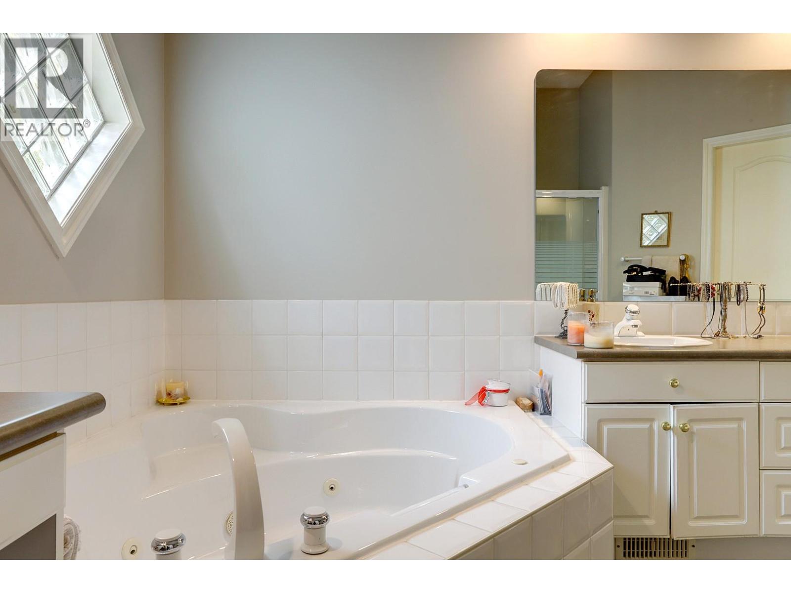 1101 Phoenix Drive, Vernon, British Columbia  V1B 3M4 - Photo 51 - 10385942