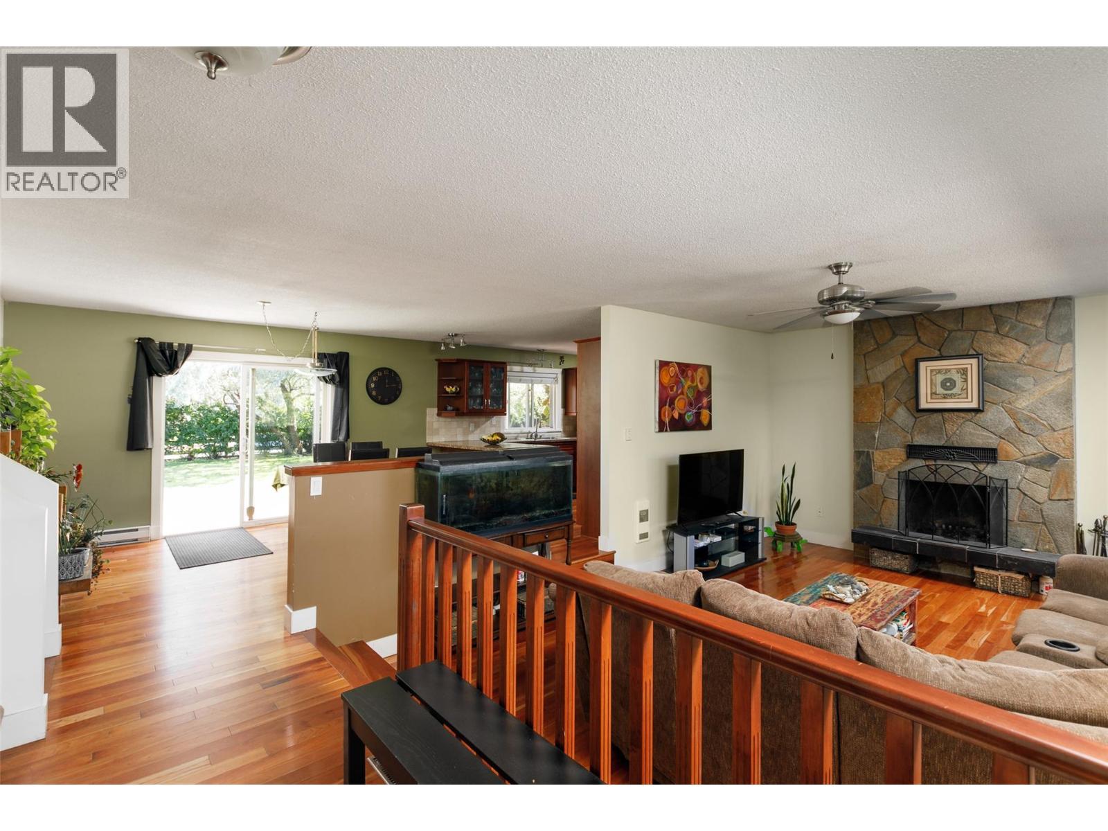 2351 Gallagher Road, Kelowna, British Columbia  V1P 1G9 - Photo 6 - 10385330