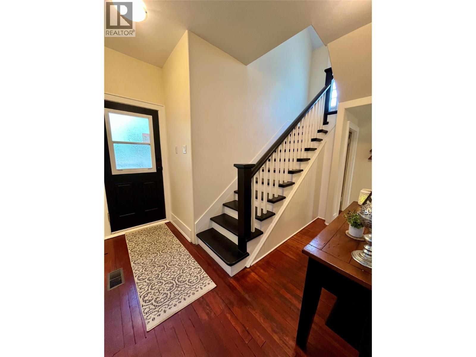 2070 Riverside Avenue, Trail, British Columbia  V1R 3Z4 - Photo 19 - 10386082