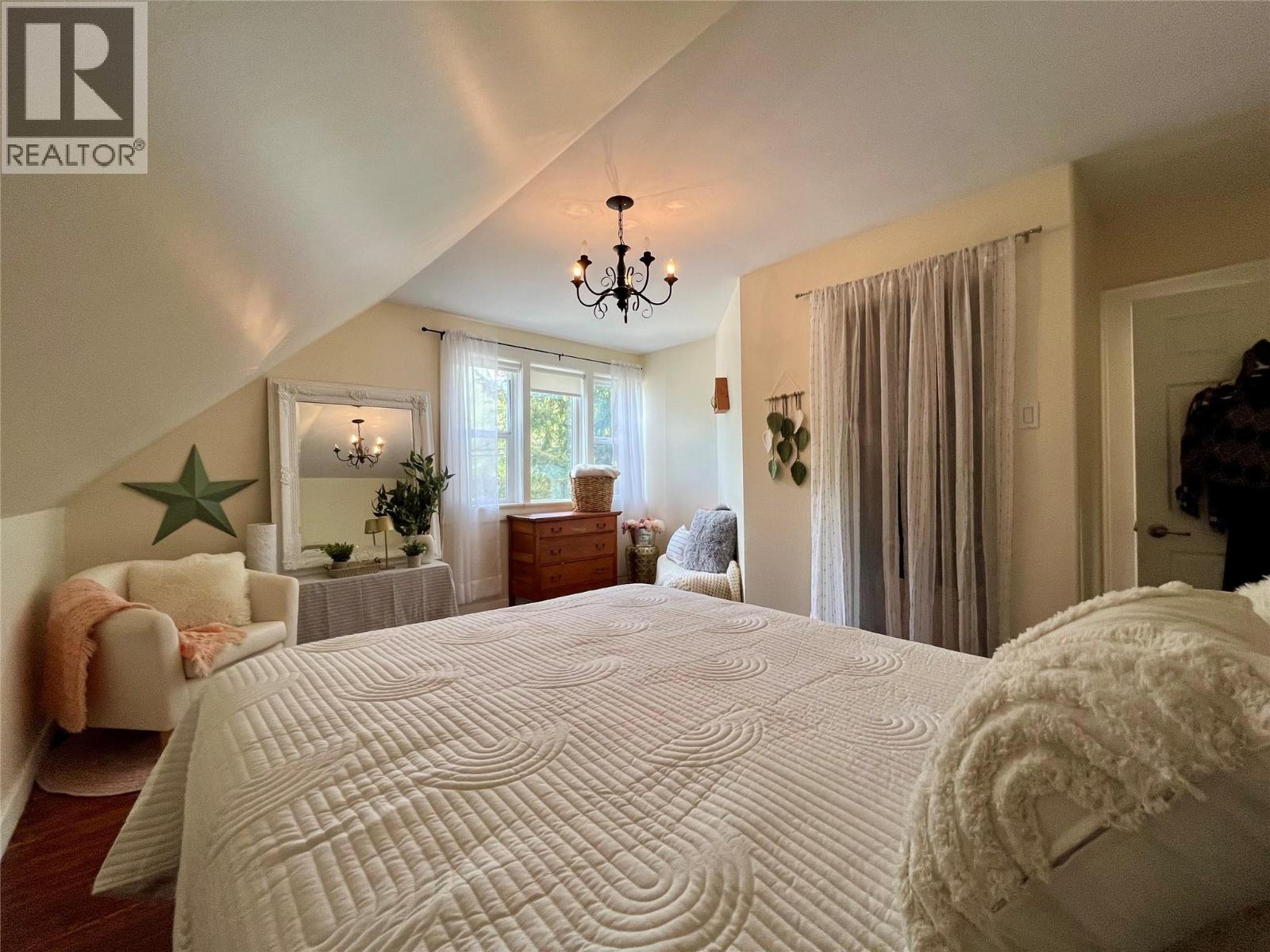 2070 Riverside Avenue, Trail, British Columbia  V1R 3Z4 - Photo 22 - 10386082