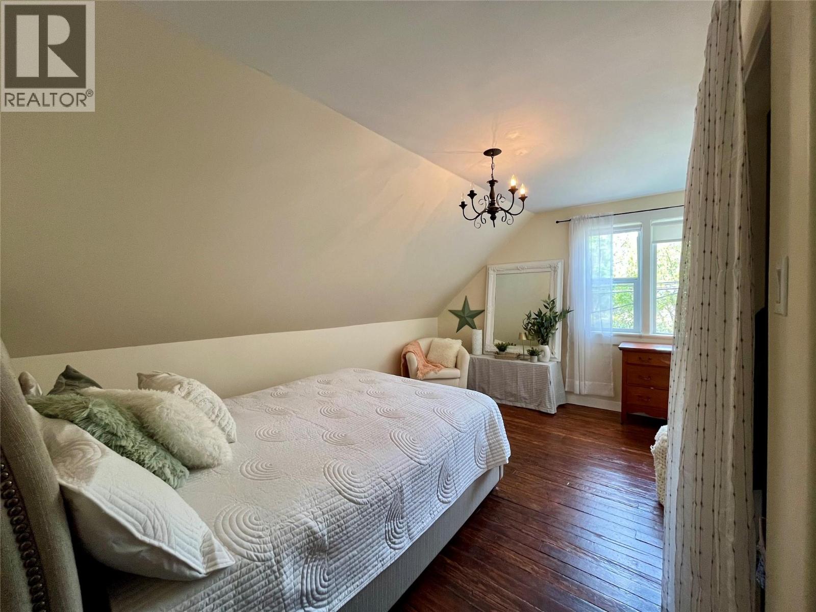 2070 Riverside Avenue, Trail, British Columbia  V1R 3Z4 - Photo 23 - 10386082