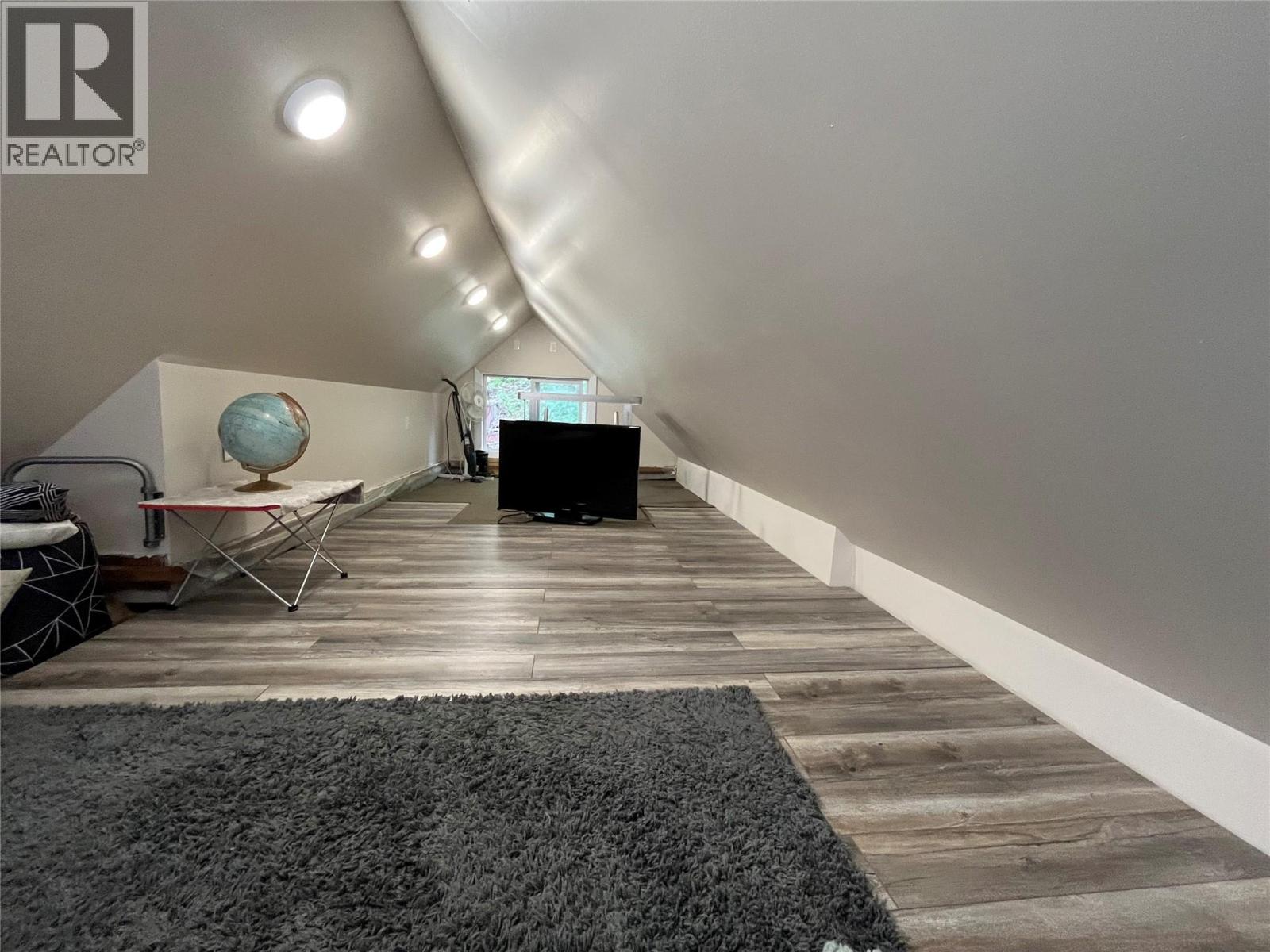 2070 Riverside Avenue, Trail, British Columbia  V1R 3Z4 - Photo 41 - 10386082